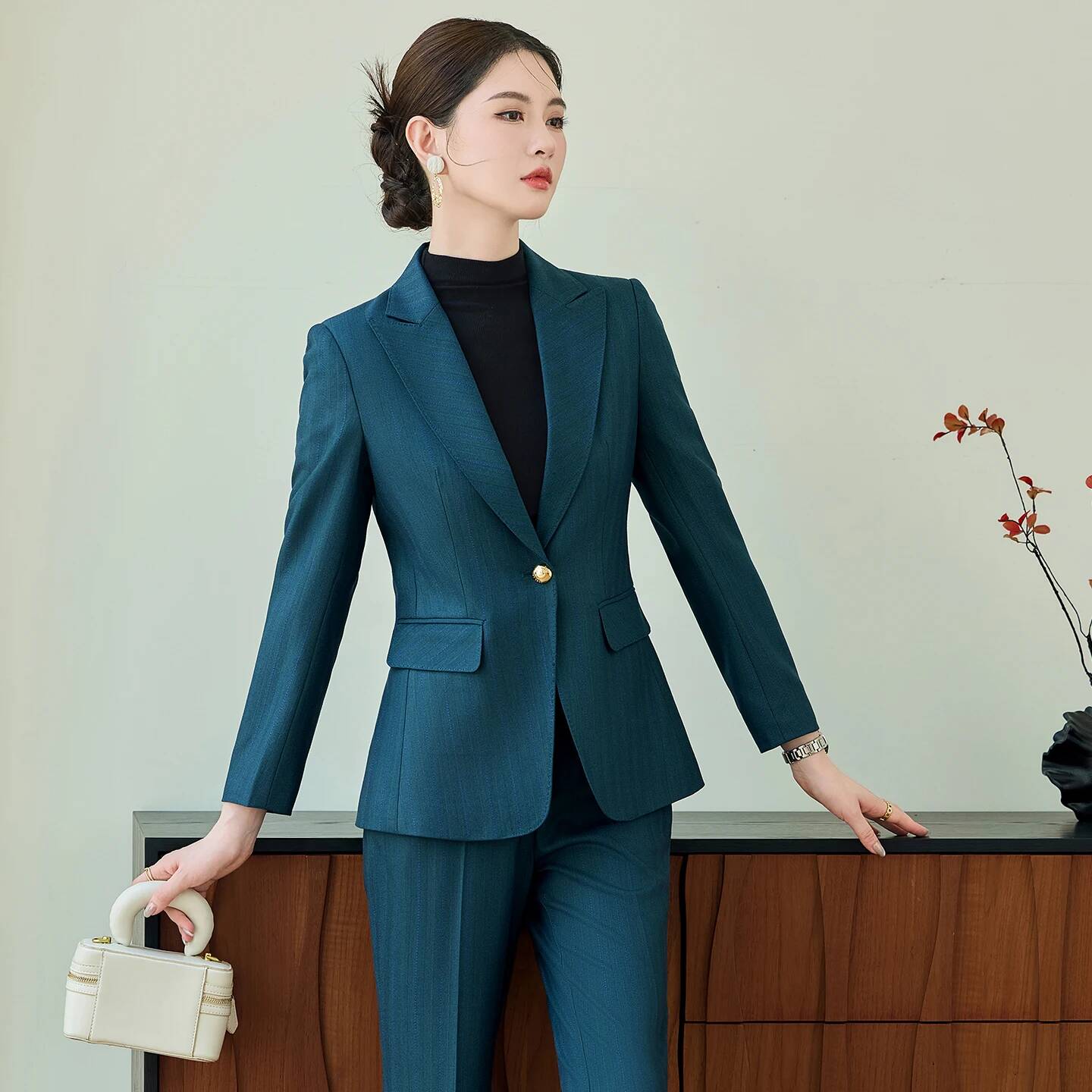 Осенне-зимние деловые женские  – обзор и цена Formal Winter Wear Women Jacket